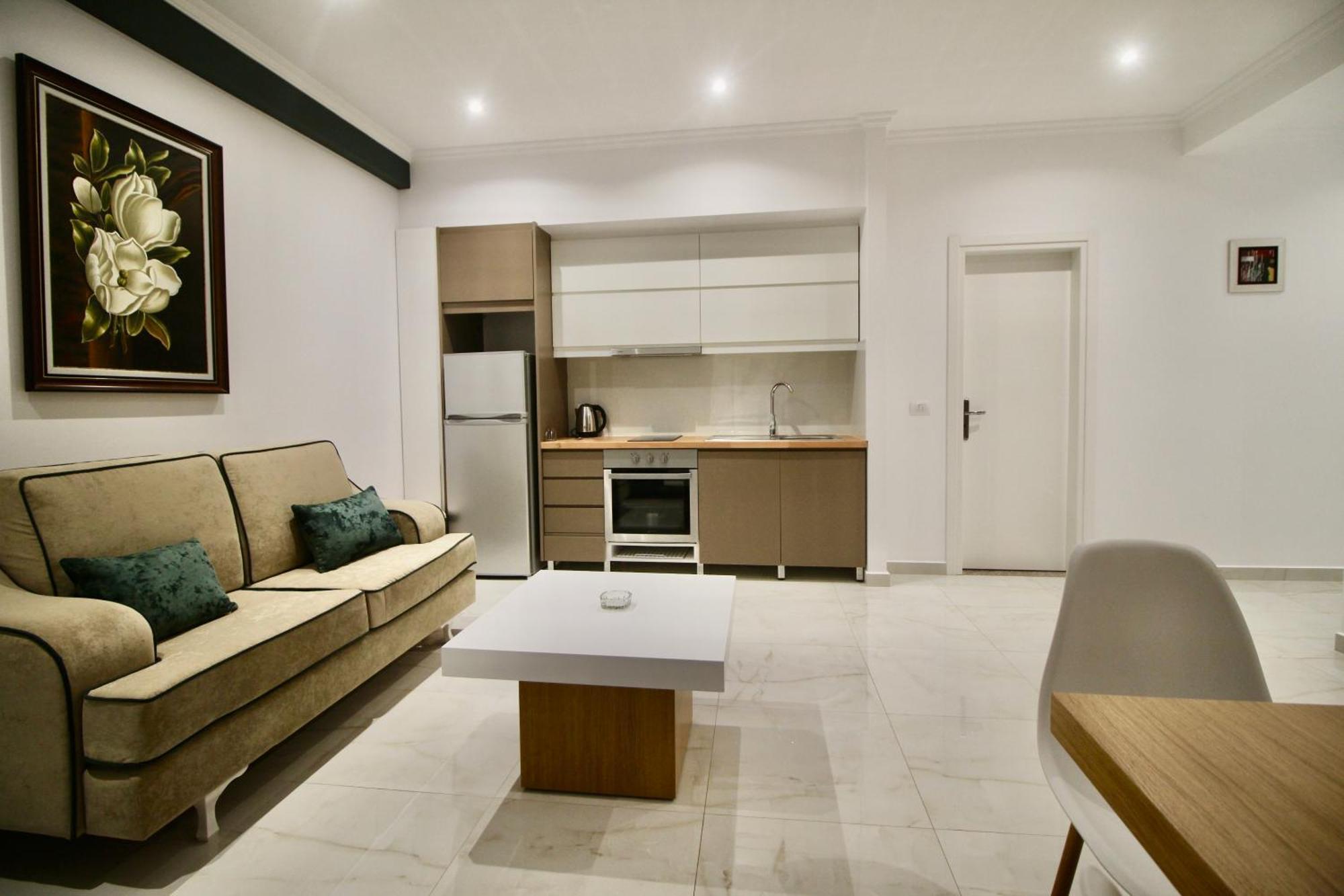 Sela Apartments Sarandë Esterno foto
